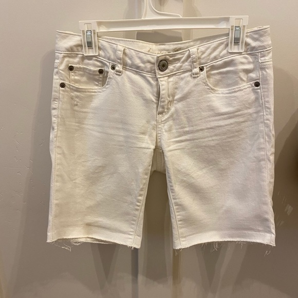 American eagle white long shorts size 4 - Picture 2 of 4